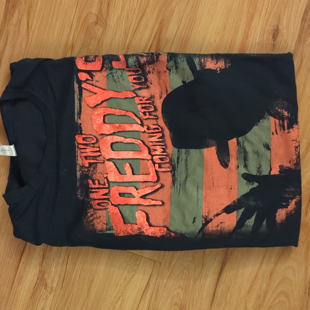 Graphic tee